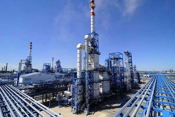 нефтеперегонный завод