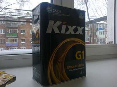 Kixx G1 5w40 на окне в квартире